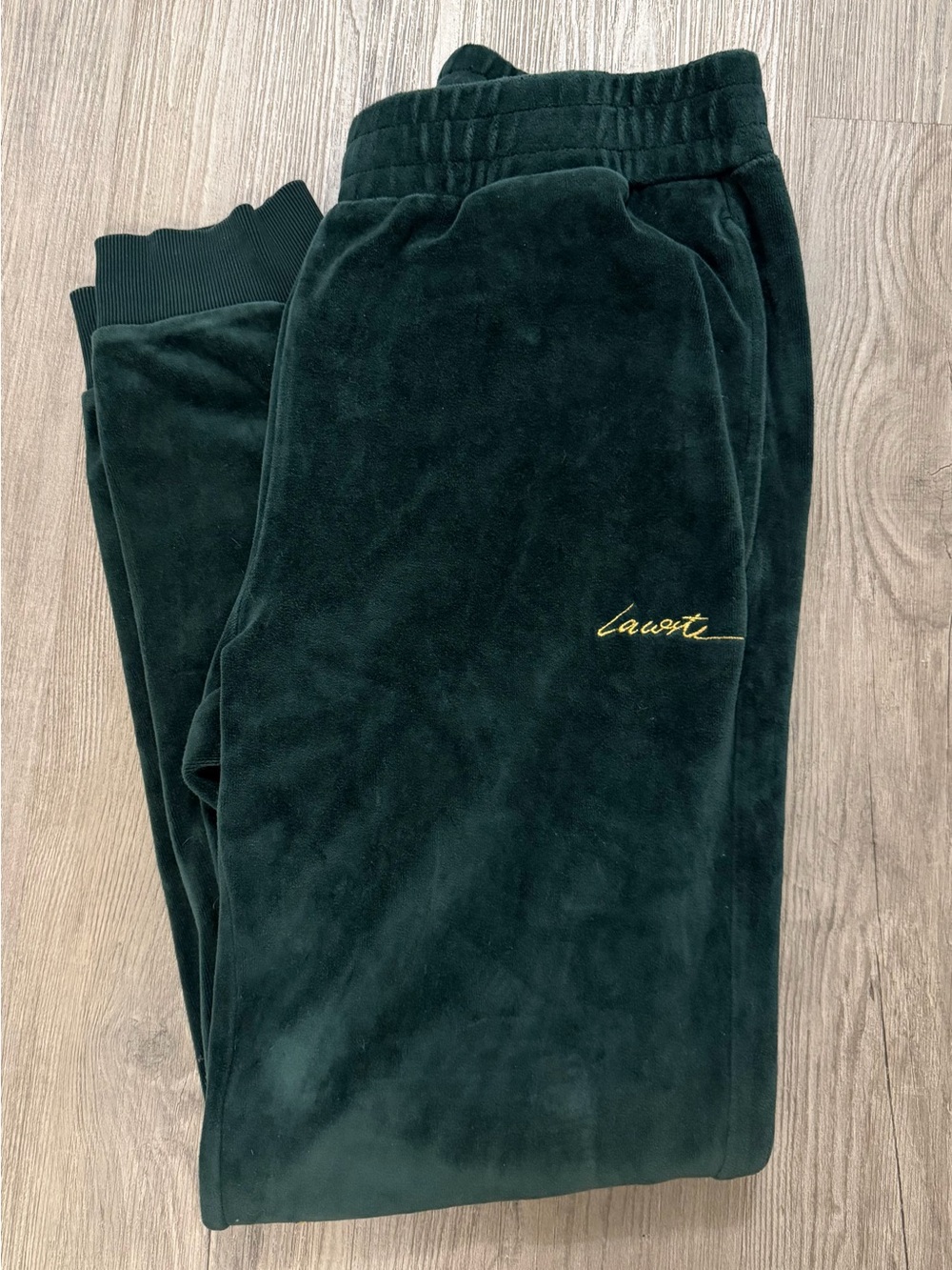 Lacoste L!VE Dark Green Velour Joggers Gold Embroidered Logo Size Small